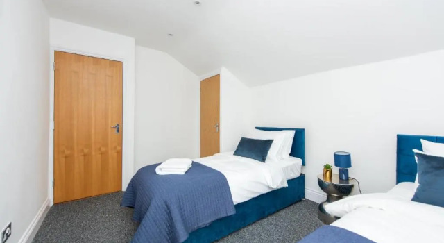 Апартаменты Deluxe Luxury Granada Apartments - 1 & 2 bed FLATS Perfect for Contractors, Family, Students near Seafront