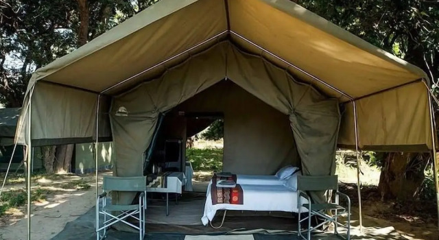 Mana River Camp, Prenota Hotel Mana Pools National Park Zimbabwe