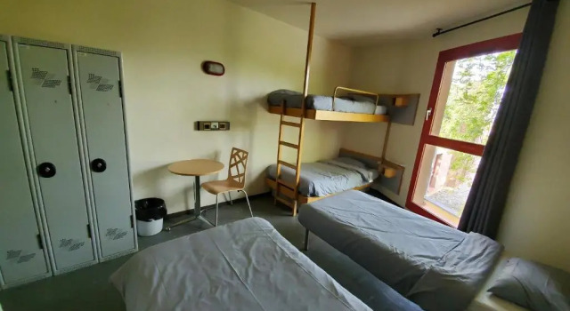 Кровать в общем номере (мужской номер) Auberge de Jeunesse HI Strasbourg 2 Rives