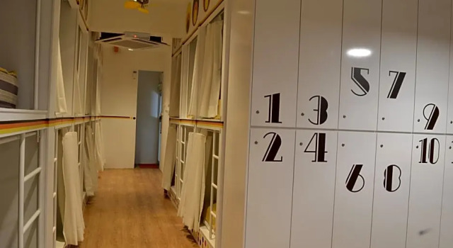 Кровать в общем номере Ringos Foyer