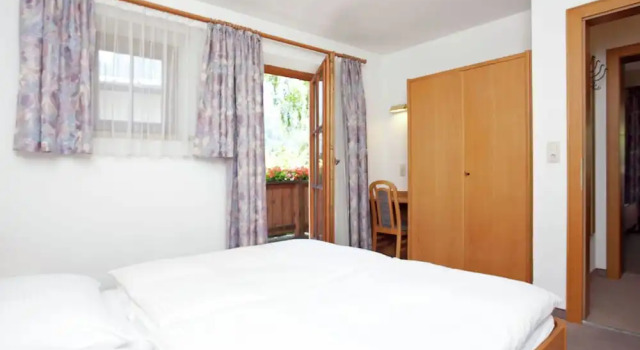 Plush Apartment in Waidring with Garden, Rezervovat Apartmán Hotely v Tyrolsko s parkováním, Parkování