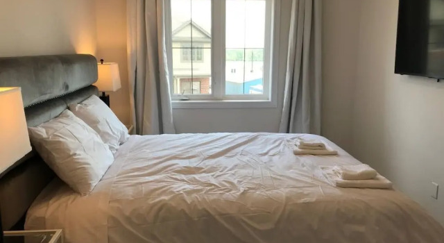Extravagant Brand New Town House, Varaa Hotelli Hamilton 