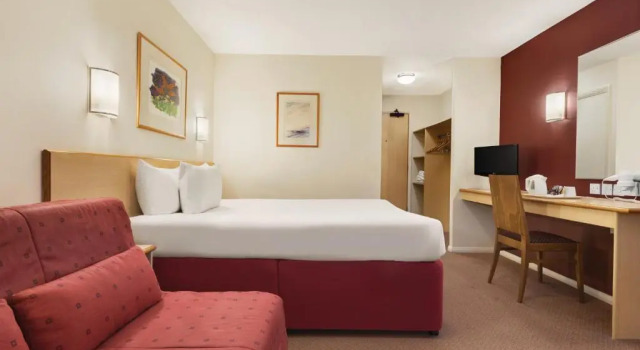 Семейный номер Days Inn by Wyndham Warwick South M40