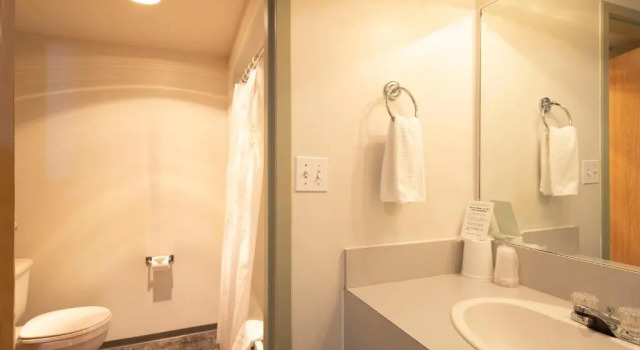 Двухместный номер Superior Dunvegan Inn and Suites