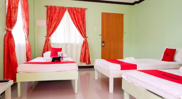 Семейный номер Standard RedDoorz near Maribago Barangay Hall
