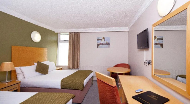 Двухместный номер Standard Treacys West County Conference and Leisure Centre