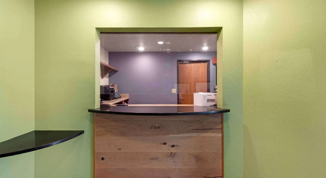 Extended Stay America Select Suites - Montgomery, Rezerwuj Hotel Hotele w Montgomery z parkingiem, Parking