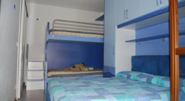 Enjoy the Beach Breeze in our Colorful Flat, Забронировать Апартаменты/квартира Бибионе-Пинеда Венето