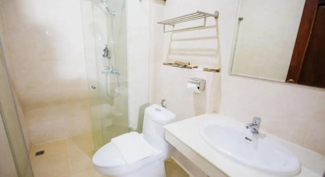 Семейный номер Standard Sisombat Plaza Hotel