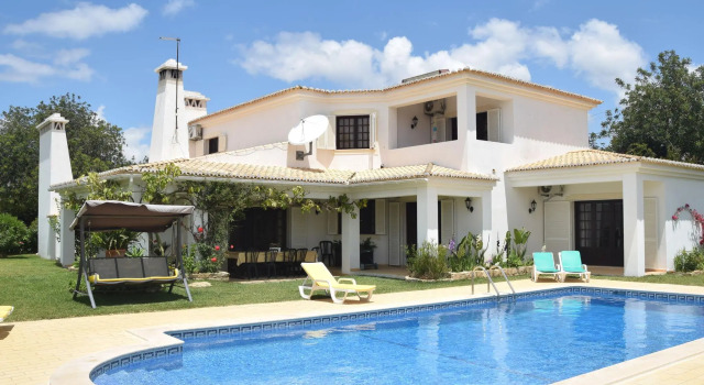 Luxurious Villa in Ferreiras with Private Swimming Pool, Boek Villa Ferreiras Algarve