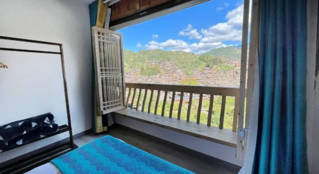 Двухместный номер Comfort с балконом и с видом на окрестности Xijiang Yunting Light Luxury Panoramic Beauty Su (Observation Deck)