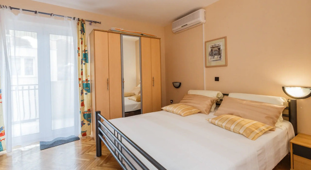 Villa La Zeta, Đặt Biệt thự Duće Split Region