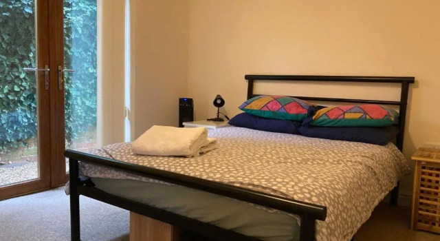 Апартаменты CV225AA Ground-Floor Flat Near Rugby School Self Check-in