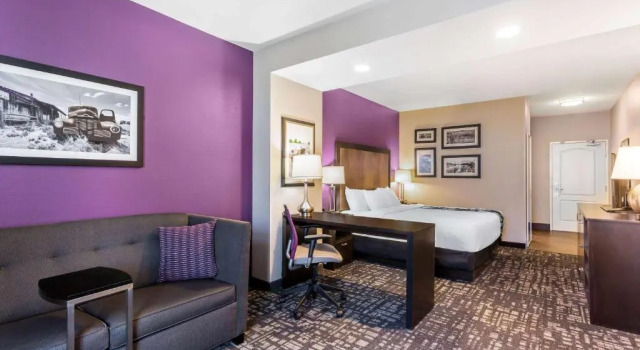 Номер Executive La Quinta Inn & Suites by Wyndham Monahans