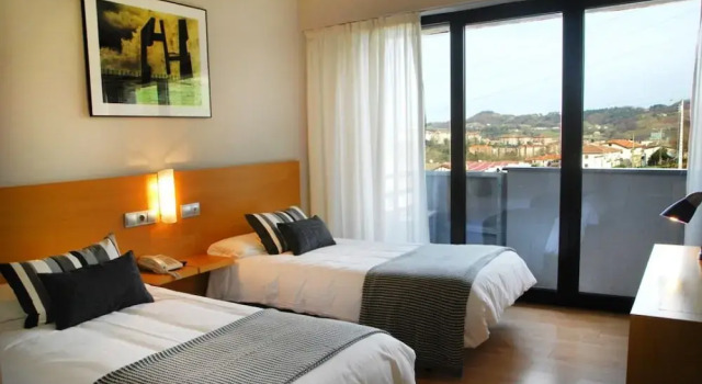 Hotel Txintxua, Rezerwuj Hotel Hotele w Baskonia z parkingiem, Parking