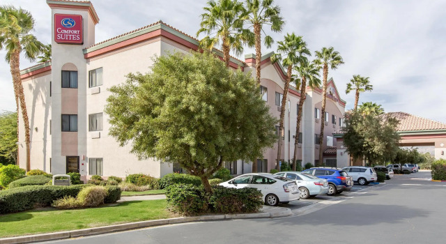 Comfort Suites Palm Desert I-10, Забронировать Отель Палм-Дезерт Coachella Valley