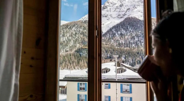 Chesa Stuva Colani, Book Hotel Madulain 