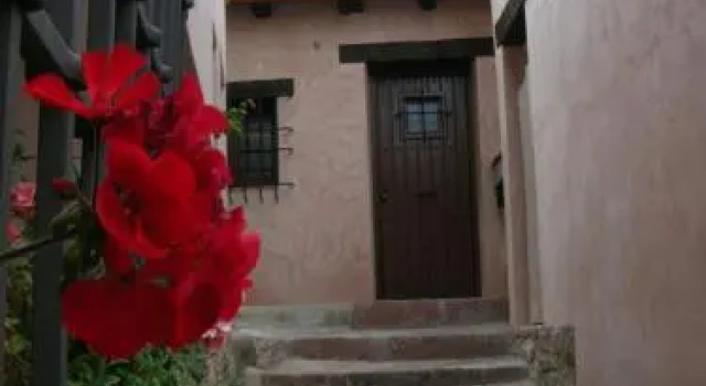 Apartamentos Cine Capicol, Book Apartment Hotels in Aragon with Parking, Parking