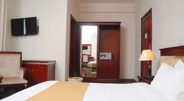 Двухместный номер Standard с балконом Zola International Hotel