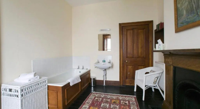 Коттедж с 3 комнатами Blackhead Lighkeepers Houses, Antrim