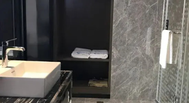 Lin Hai Hotel, Varaa Hotelli Hotan Xinjiang