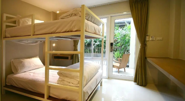 Четырёхместный номер Standard CHERN Bangkok