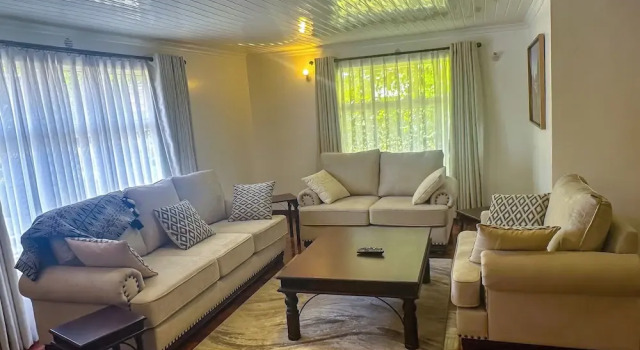 Бунгало Lux Suites Greenpark Getaway Bungalows