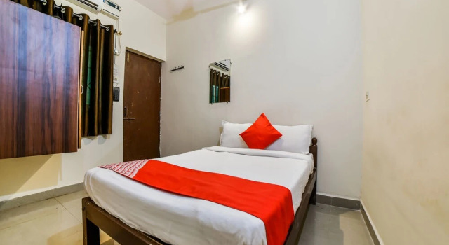 OYO 26605 Bharat Guest House