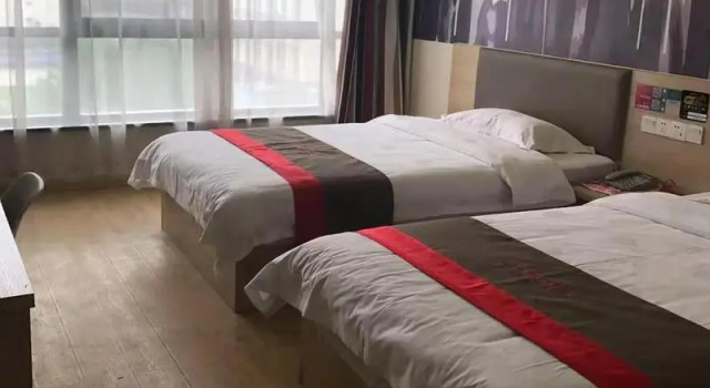 Люкс Deluxe Thank Inn Hotel Shanxi Weinan High-Tech District Wanda Plaza
