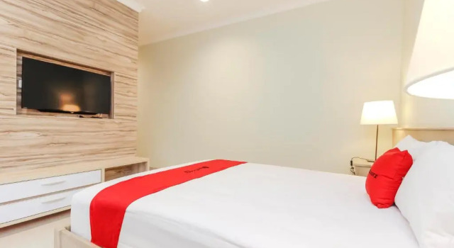 Номер Standard RedDoorz Premium near Ragunan Zoo 2