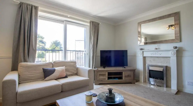 Laurels- 3-beds, Parking, Short Walk to Beach