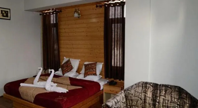 Hotel Royal Batoo, Забронировать Отель Сринагар Jammu & Kashmir Ski