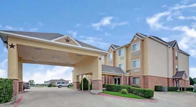 Quality Inn & Suites North Mesquite I-30, Забронировать Отель Мескит Dallas - Fort Worth Metropolitan Area