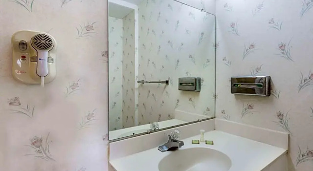 Четырёхместный номер Standard Отель Ashland Studio Inn Richmond North near Kings Dominion (Listing Partner)