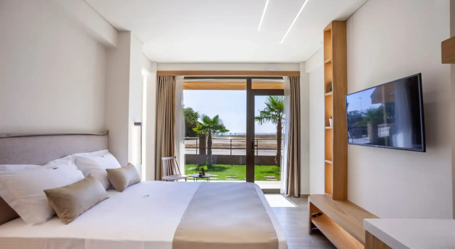 Aliston Deluxe Living - Adults Only