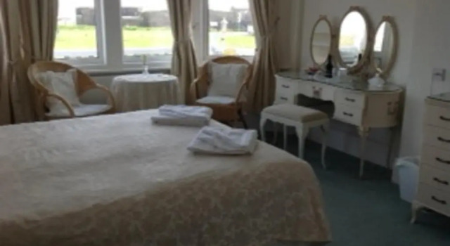 Семейный номер Standard с балконом и с видом на море Bassets House