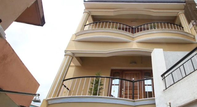 OYO 13597 Travel Stay Residency