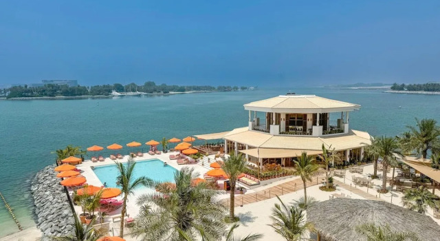 Апартаменты Peaceful and Airy 1-bedroom Apartment With the Palm Beach View