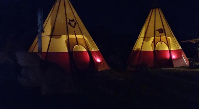 Тент Biosfera Lodge tipi para 3 personas