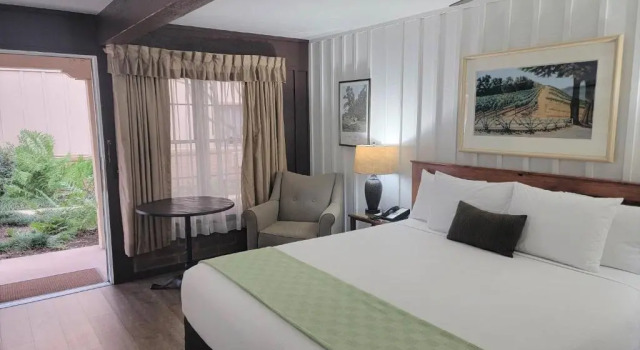 Номер Standard El Pueblo Inn