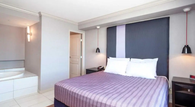 Двухместный люкс Sandman Hotel & Suites Winnipeg Airport