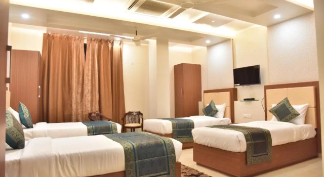 Hotel RK Grand