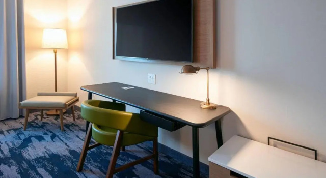 Четырёхместный номер Standard Fairfield Inn & Suites by Marriott Midland