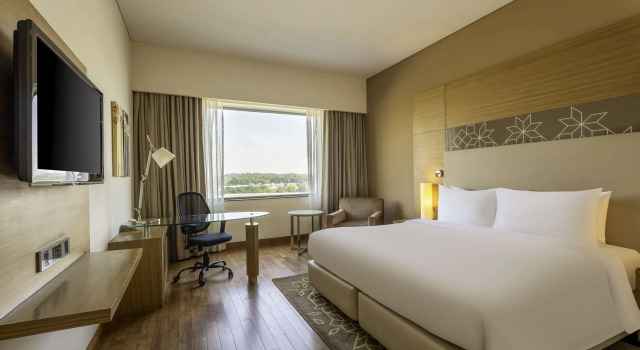 Номер Superior Radisson Gurugram Udyog Vihar