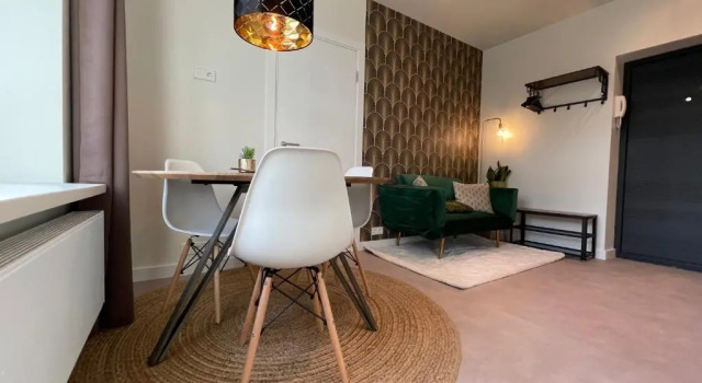 Апартаменты Beautiful 2-bedroom apartment 5 min from center with free parking