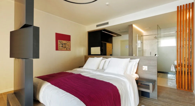 Двухместный номер Comfort с балконом Hotel Ola