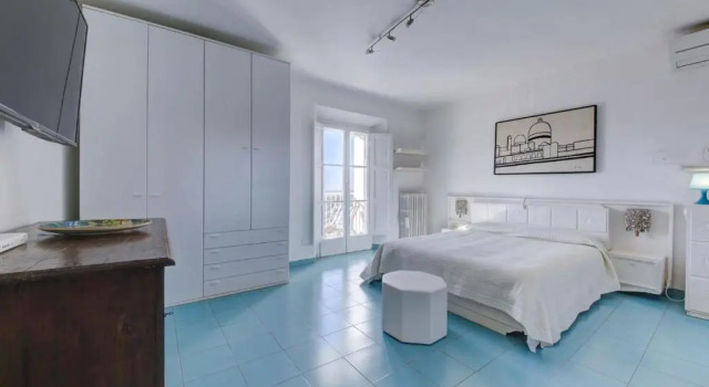 Apartment with 3 bedrooms in Forte dei Marmi with wonderful sea view furnished balcony and WiFi 100 m from the beach, Забронировать Апартаменты/квартира Отели Форте-дей-Марми с парковкой, рядом с Пляж Форте-дей-Марми, Парковка
