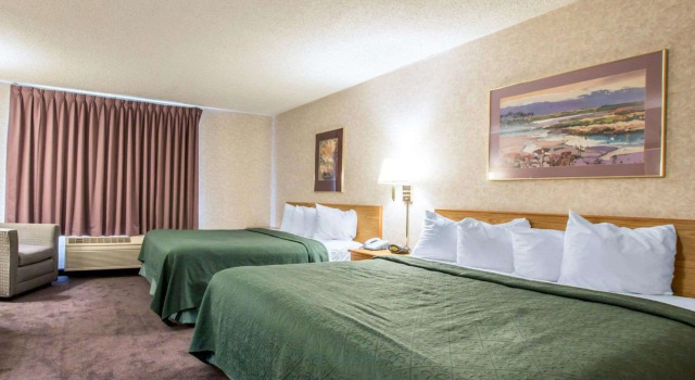 Четырёхместный номер Standard Quality Suites San Diego Otay Mesa