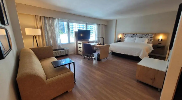 Двухместный люкс Hampton Inn & Suites by Hilton Miami Downtown/Brickell