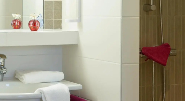 Одноместный номер Standard Brit Hotel Reims Croix Blandin